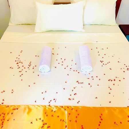 Marina Way Hotel アルガムベイ エクステリア 写真