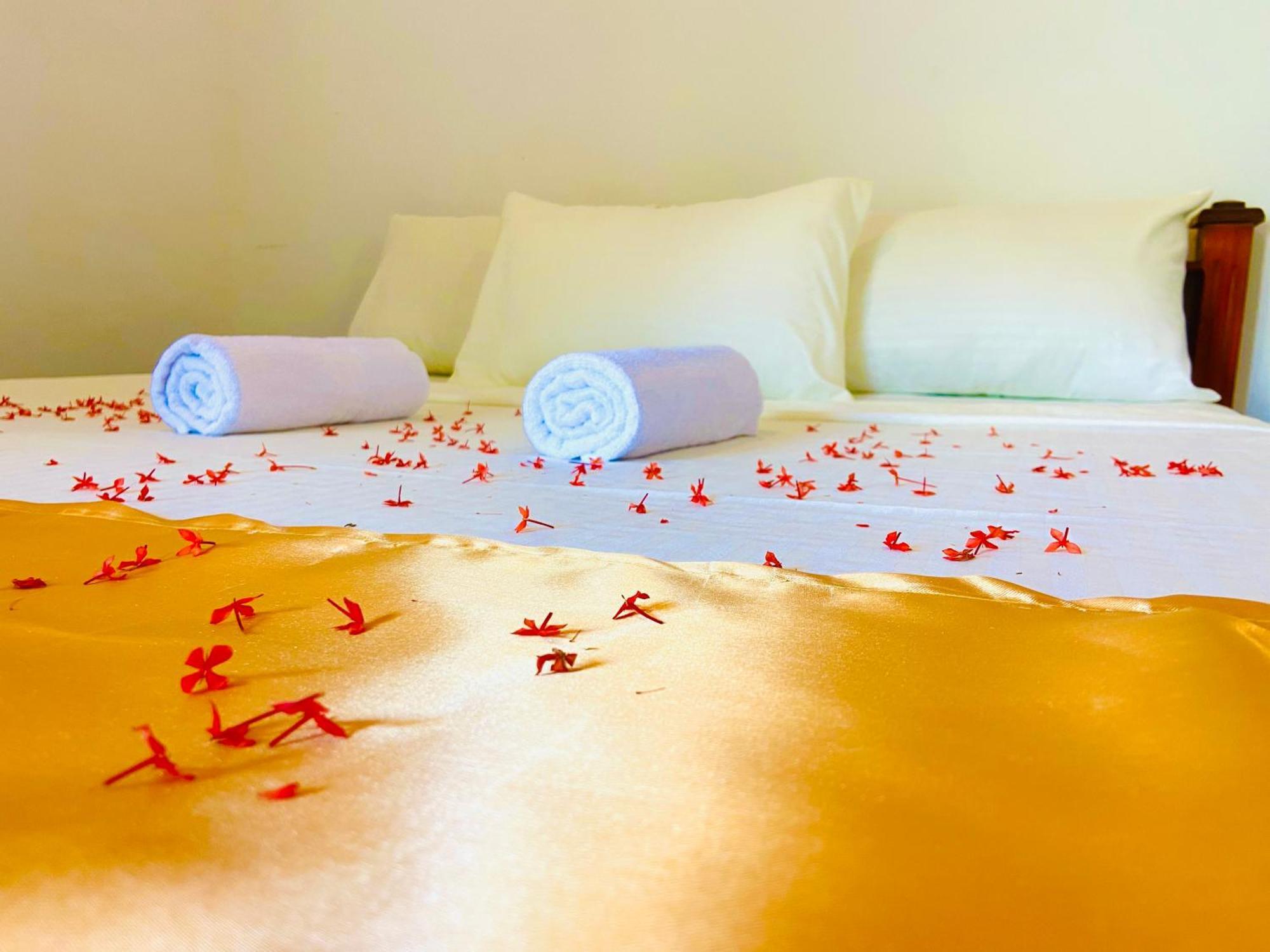 Marina Way Hotel アルガムベイ エクステリア 写真