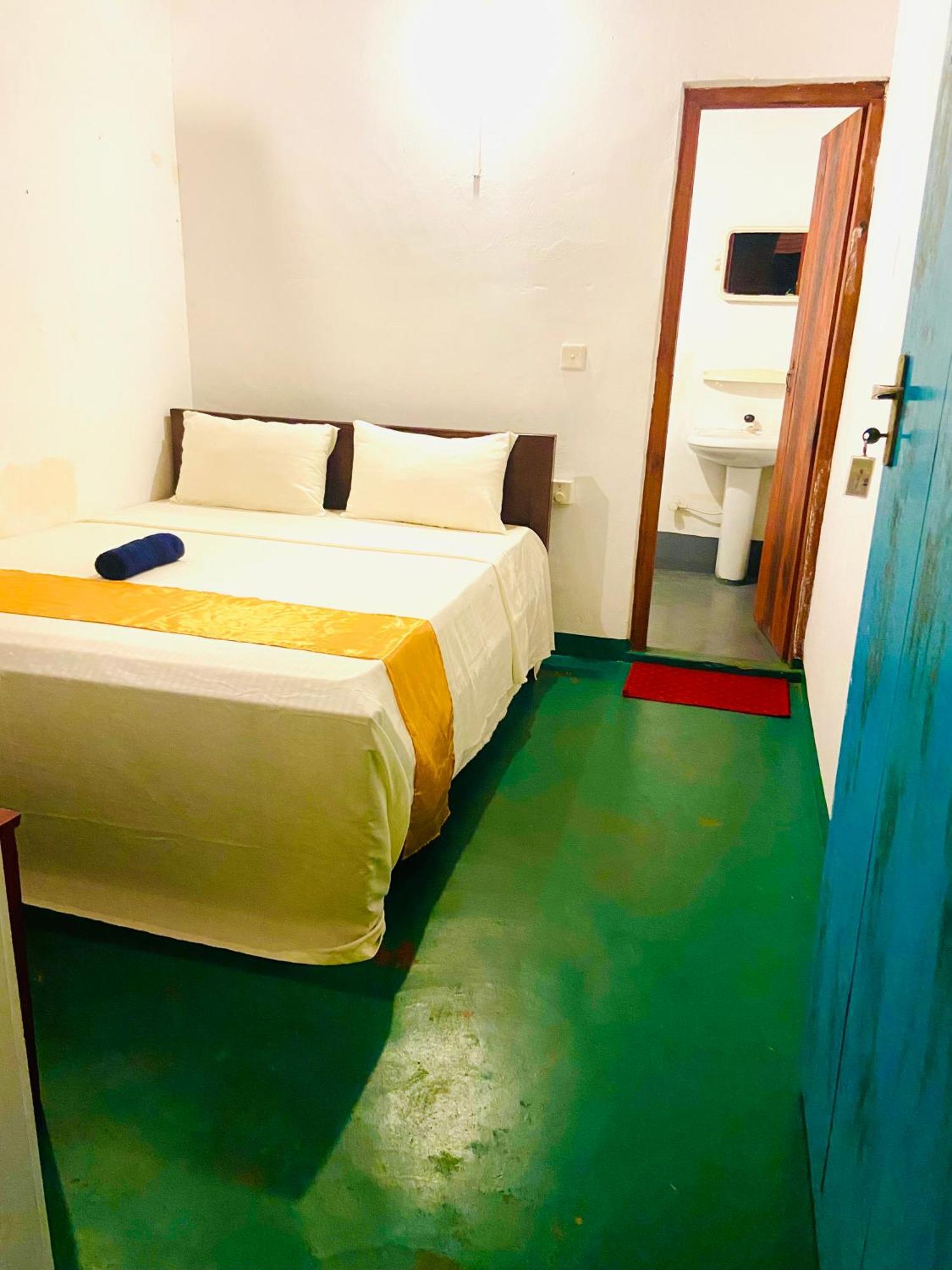 Marina Way Hotel アルガムベイ エクステリア 写真
